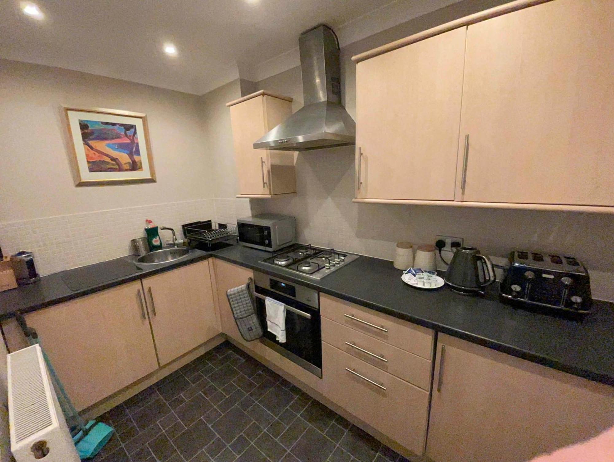 2 Bed West End * Глазго