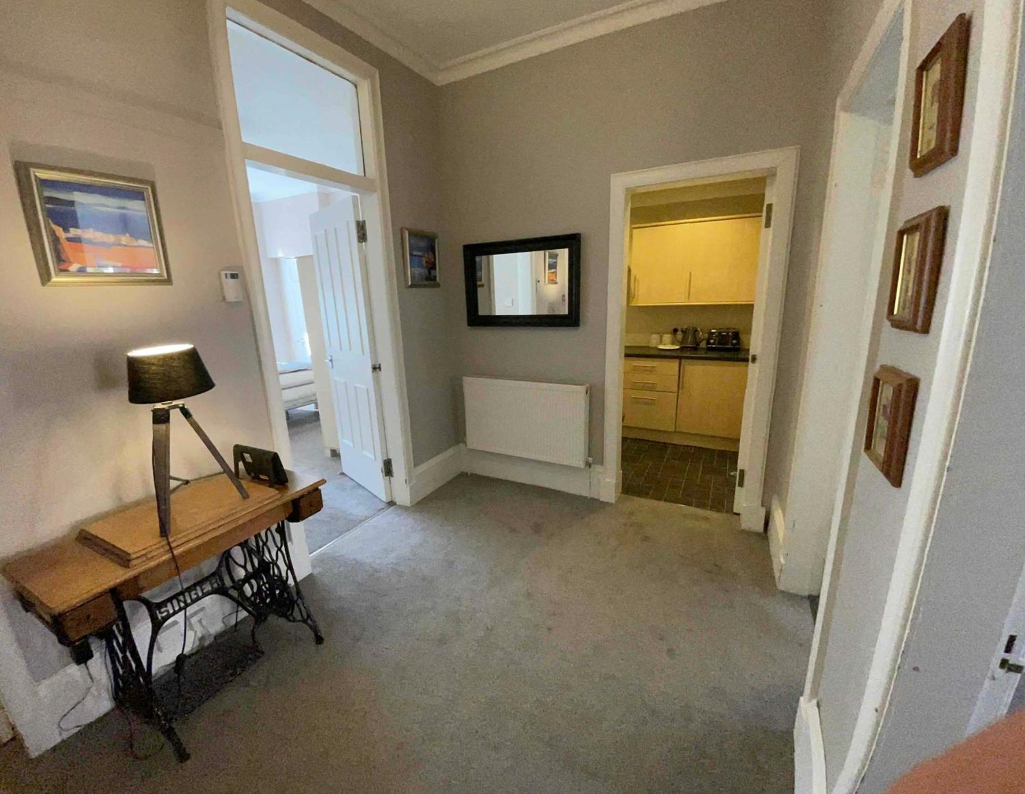 2 Bed West End Апартаменты