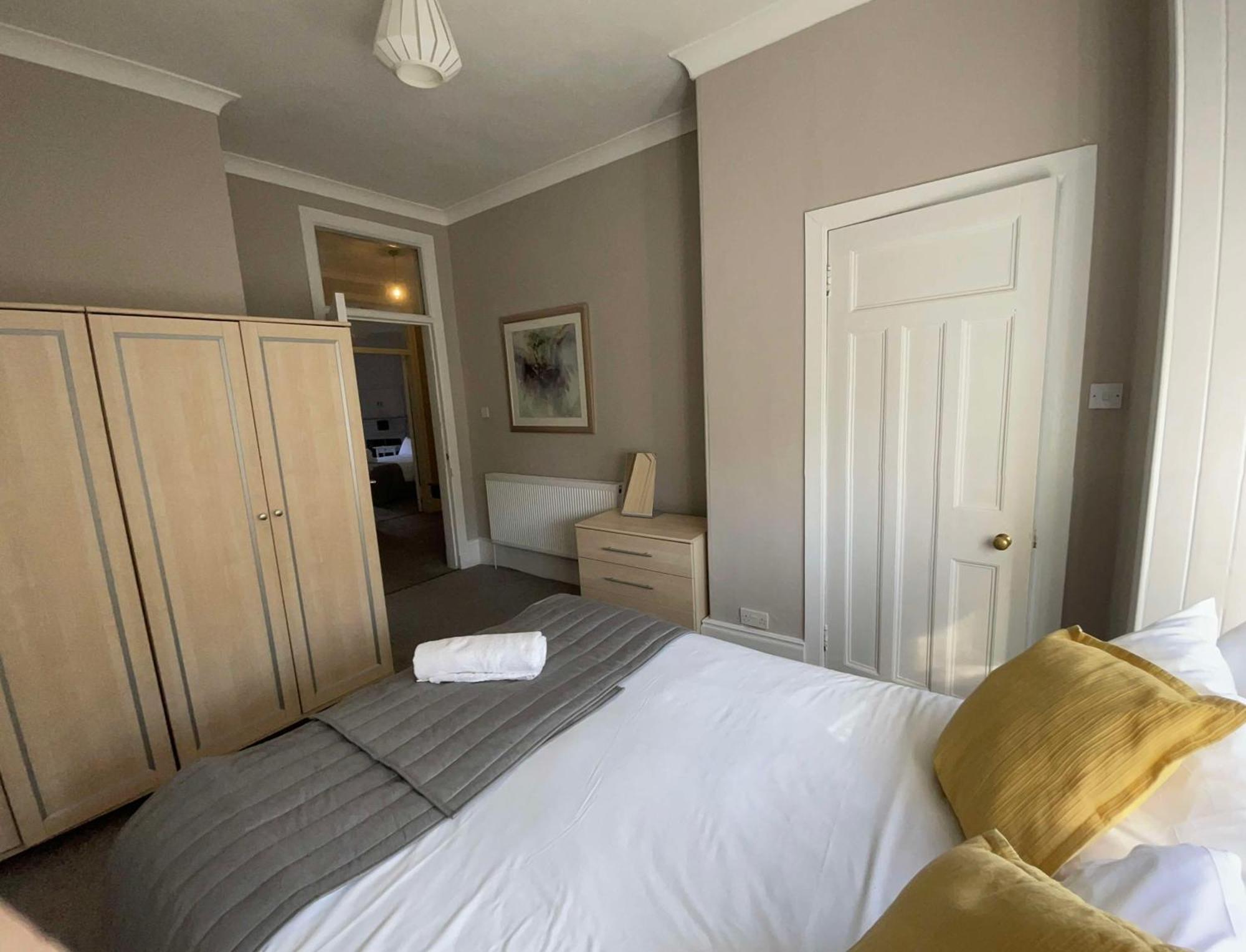 Апартаменты 2 Bed West End *
