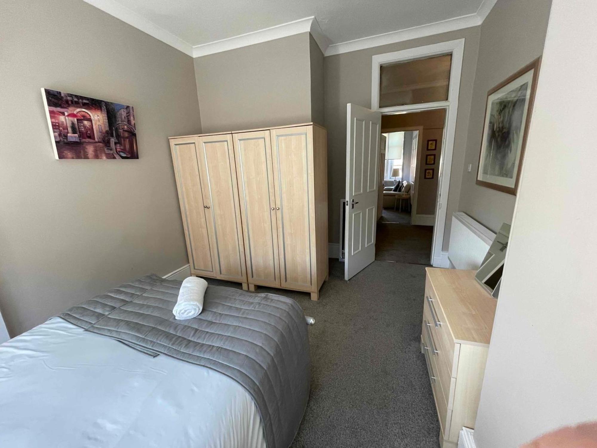 2 Bed West End * Глазго